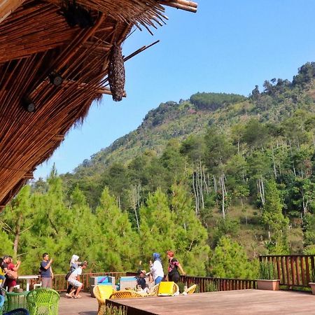 The Lodge Maribaya Lembang Bagian luar foto