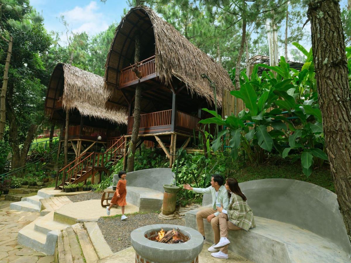 The Lodge Maribaya Lembang Bagian luar foto