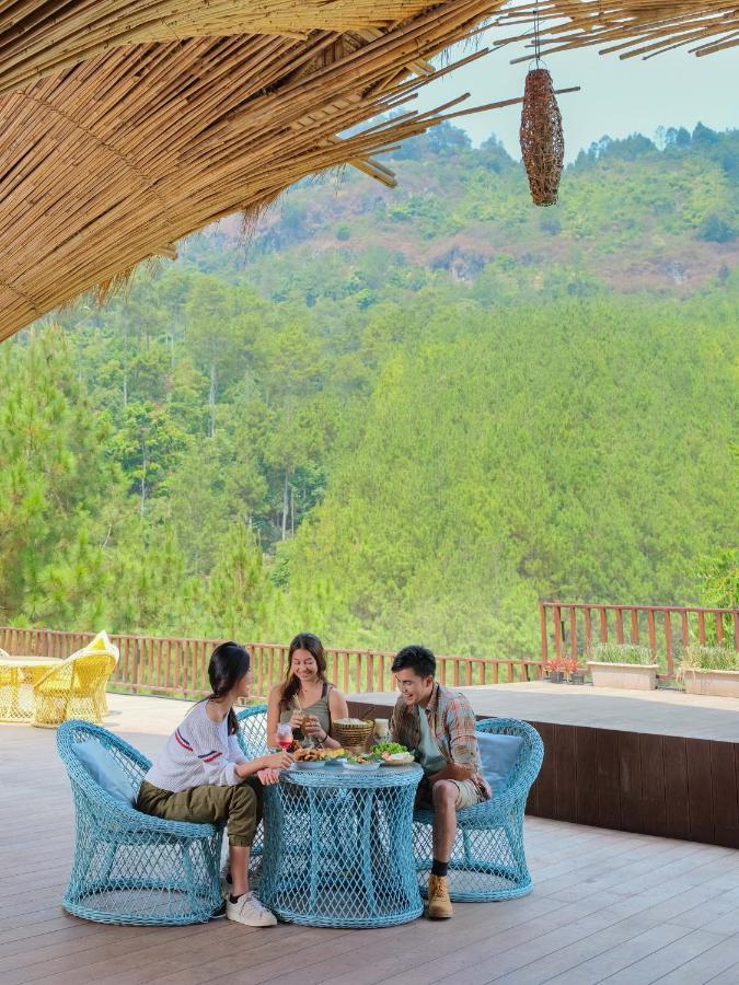 The Lodge Maribaya Lembang Bagian luar foto